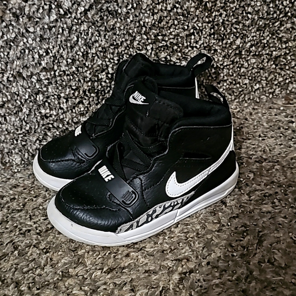 LAST CHANCE Jordan Shoes